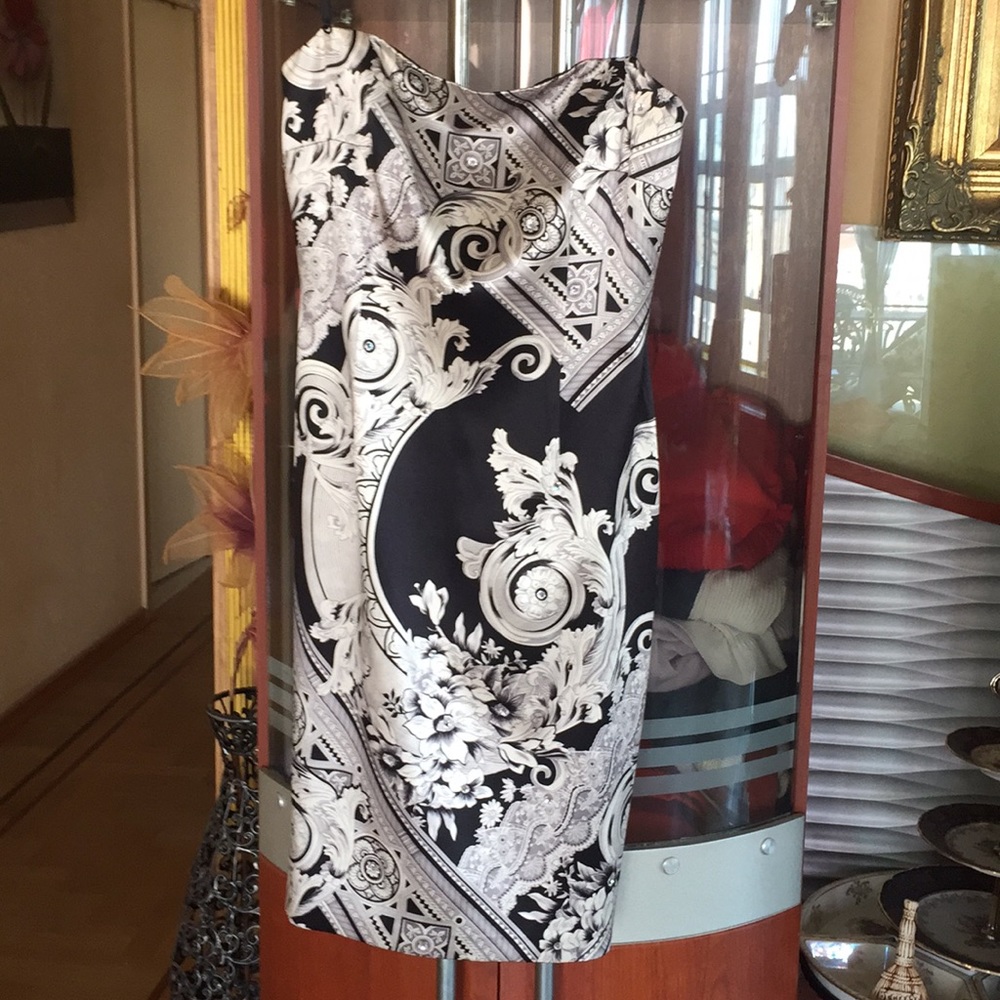 Absolutely gorgeous cocktail dress